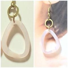 030☆淡いピンクアクリル＆アシンメトリックピアス☆