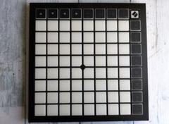 NOVATION Launchpad X 室内使用のみ美品 NOVATION Launchpad X 室内使用のみ美品