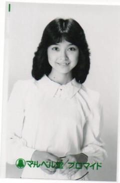 激レア　昭和　レトロ　女優　秋吉久美子　マルベル堂　プロマイド　カラー　写真 激レア 昭和 レトロ 女優 秋吉久美子 マルベル堂 プロマイド