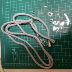 スマホ　ネックストラップ　ヒモ　全機種対応　グレー　ショルダー