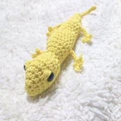 ●□黄　いもりのあみぐるみ
