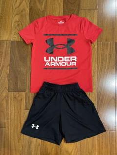 UNDER ARMOUR Tシャツとショートパンツセット