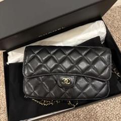 ミニサイズ♪【 CHANEL 】フラップフォンケース♡ CHANEL マトラッセ フラップフォンケース キャビアスキン