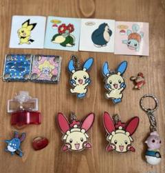 ポケモン　マイナン　プラスル　ピンバッジ　鈴入りキーホルダーなどの詰め合わせ