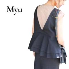 E935 Myu バックフリル サロペット　ブラック
