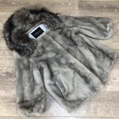 【未使用級】SAGA FURS　素材ミンク　フード　シルバーフォックス　グレー系 未使用級】SAGA FURS 素材ミンク フード シルバーフォックス