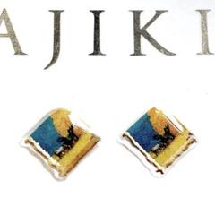 ハンドメイド　レジンピアス　144