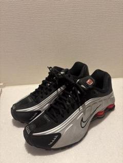 NIKE W SHOX R4 BLK/M SILV 国内発送 NIKE SHOX R4 BLACK/METALLIC SILVER-TEAM RED（ナイキ