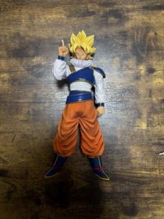 ドラゴンボールフィギュア　孫悟空ヤードラット星人の服装　高さ22センチ