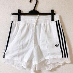 ZOZO限定 adidas レース トリム ショートパンツ adidas originalsレース トリム スリーストライプスショート