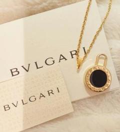 正規 未使用】BVLGARI ロゴ刻印チャーム 黒×金/ネックレス