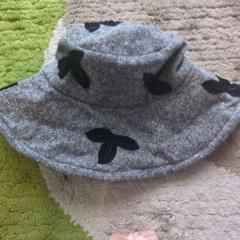 刺繍入りグレー バケットハット レディース　秋冬用帽子