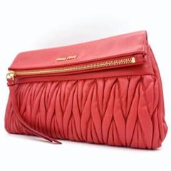 2025年最新】MIU MIU カラー：レッド系 クラッチバッグの人気