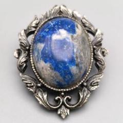 星の記憶を宿す蒼 〜ラピスラズリの荘厳なるブローチ〜