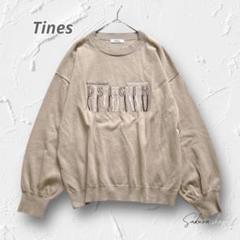 Y4443【Jines】刺繍フリンジロゴ入り ニットプルオーバー ベージュ 薄手