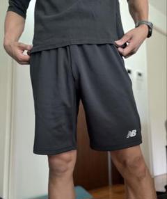 サッカー　New Balance ブラック ショートパンツ　Mサイズ