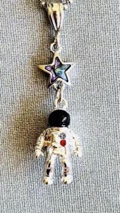 ハンドメイド　未使用　胸に可愛い石付き宇宙飛行士