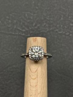 人気定番の 天然ダイヤモンドリング0.8ctダイヤモンドAu750リングバンドGIA アクセサリー