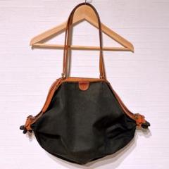 【美品】イルビゾンテ　トートバッグ　キャンディーバッグ　肩掛け　レザー　ロゴ型押 美品】イルビゾンテ ショルダートートバッグ オールレザー ロゴ