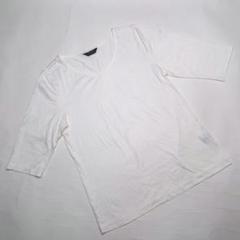 新品未使用　インゲボルグお花のモチーフTシャツ カットソー　フリーサイズ セール】 【アウトレット】花デザインプリントTシャツ （Tシャツ