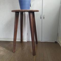 木製丸テーブル