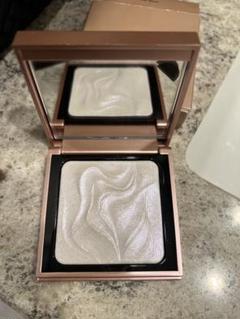ハイライティングパウダー　ペタルグロウ ハイライティング パウダー L44 ペタルグロウ / BOBBI BROWN