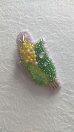トウモロコシ ビーズブローチ ビーズ刺繍 アクセサリー