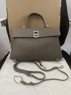 CAFUNE カフネ ショルダーバッグ スタンスバッグ　2way ハンドバッグ Cafuné カフネ - Stance Bag - Sand Dune