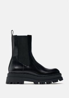 ZARA トラックソール付きレザーアンクルブーツ　レザー本革 ZARA - ZARA リアルレザートラックソールアンクルブーツ 40