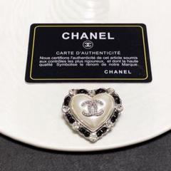 ★Cuteなハート型★CHANEL ブローチ CHANEL ハート型キラキラブローチ - メルカリ