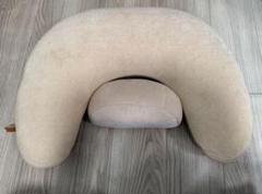AILEBEBE授乳クッション クリームとホワイト