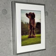 限定マット額装品/KAWS カウズ エキシビジョン限定/Holiday 限定マット額装品/カウズ【Holiday Cards】（カウズ） 額装品