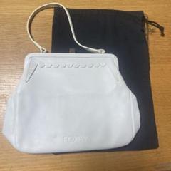 FOXEY ホワイト レザー ハンドバッグ - メルカリ