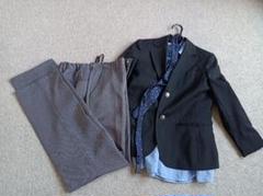 黒のジャケット、H&Mのシャツ、 グレーのパンツ セット
