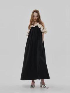 新品タグ付きTHE TOE Kolonaki Tie Neck Onepiece Kolonaki Tie Neck Onepiece – THE TOÉ