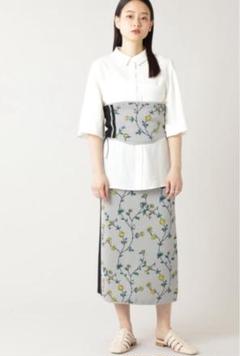 【美品】mici ニットビスチェ 編み上げ ROSEBUD 刺繍 フラワー花