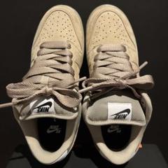 Nike SB Dunk Low Pro B "Parachute Beige"のサムネイル
