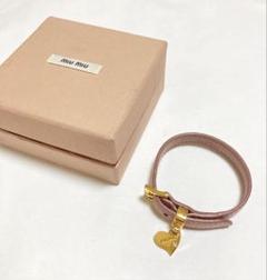 極美品箱付MIU MIUミュウミュウブランドロゴ ハートブレスレット ピンク 極美品箱付MIU MIUミュウミュウブランドロゴ ハートブレスレット