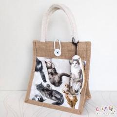 ハンドメイド　ジュードバッグ　リメイク　ねこちゃん柄　猫のマスコット付き
