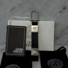 【希少品】ジャンニ ヴェルサーチ レザー キーホルダー キーリング ブラック ⭐︎GIANNI VERSACE⭐︎ ヴェルサーチ キーホルダー キーリング