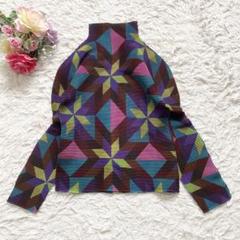 【極美品】me イッセイミヤケ ハイネック 半袖カットソー 花柄 ブルー系 F イッセイミヤケ ティー ボックスプリーツ 総柄 ボトルネック