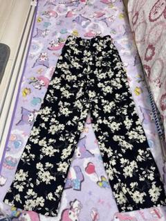 新品未使用 titivate 花柄パンツ