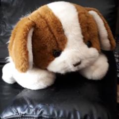 犬のぬいぐるみ
