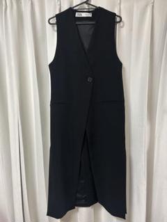 新品タグ付き✨　ZARA ロングジレ　ベスト　ビジュー　サイドスリット　シングル 人気完売品☆ZARA ベスト ジレ ブラック ビジューボタン サイド