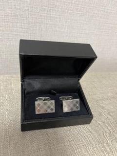 ブラックレーベルクレストブリッジ 新品！ブランドロゴ入りカフス カフリンクス 紺 BLACK LABEL CRESTBRIDGE（カフリンクス）のフリマアイテム一覧