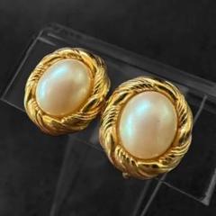 GIVENCHY Vintage Pearl gold earrings
