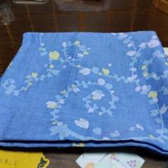 青色 花柄 布製アイテム
