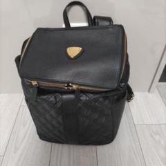 【美品】アタオ リュック マッシュルーム ロゴ キルティング ブラック レザー 美品】アタオ リュック マッシュルーム ロゴ キルティング