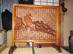 (価格交渉歓迎)木製彫刻パーテーション 鷹と松のデザイン