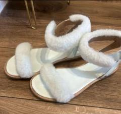 美品【UGG】ファーサンダル ファズイヤー アイボリー 箱付き